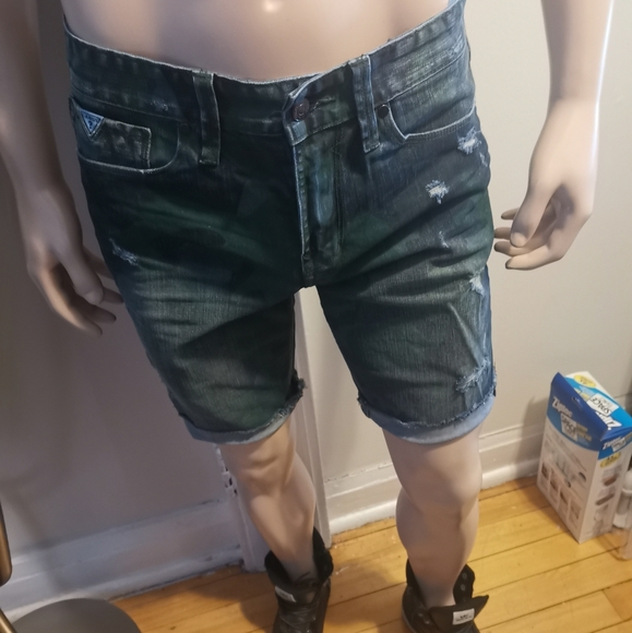 🆕Guess Slim Raw Edge Shorts Green Camo 29W - Picture 4 of 10